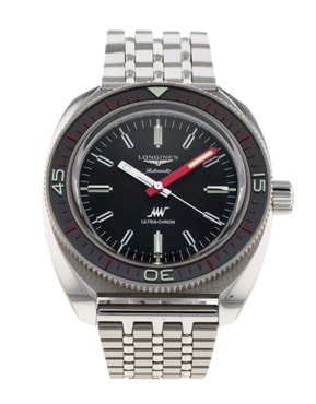 Browse our selection of automatic watches from prestigious brands such as Blancpain, Bell & Ross, Breitling and Rolex.